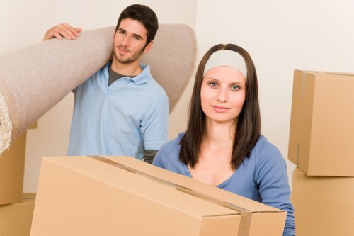 Packing and moving boxes for a Hammersmith man with van service